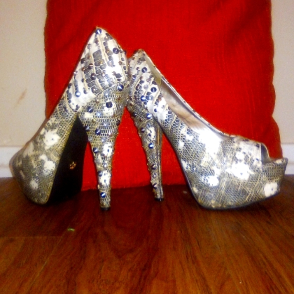 DERÉON Snake Skin High Heels